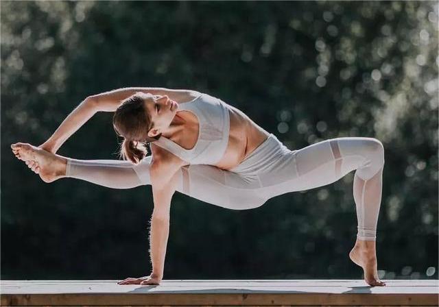 基础知识科普：瑜伽和普拉提有什么不同？具体的动作又有哪些呢？