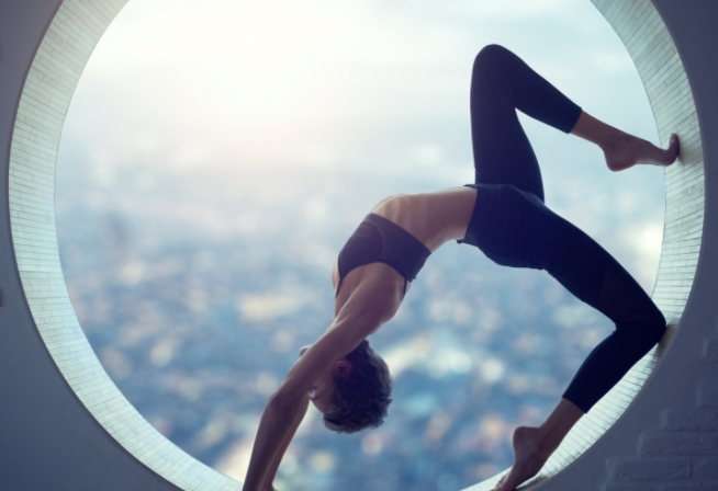 练瑜伽，稳定骨盆很重要！6个简单的动作稳定骨盆，一定要常练！