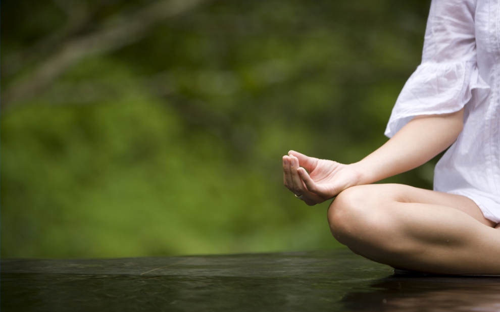 十个瑜伽动作帮你保养内脏，改善消化功能，排毒养颜