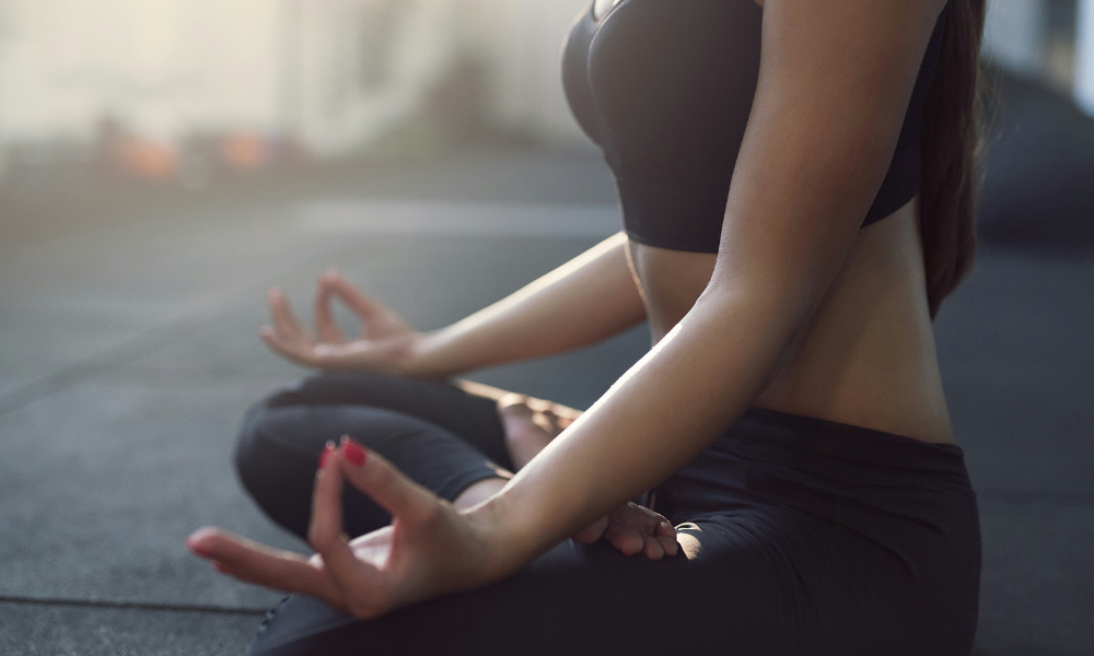 小腹凸出，穿衣难看？试试这9个瑜伽核心变体，瘦小腹很有效！