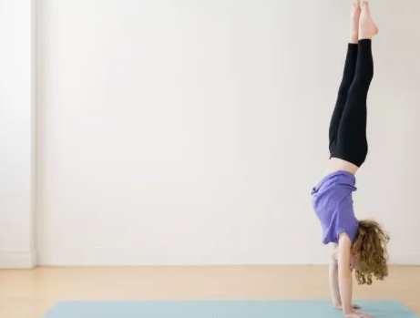 初学者最危险的5个瑜伽姿势，千万不要这么练！